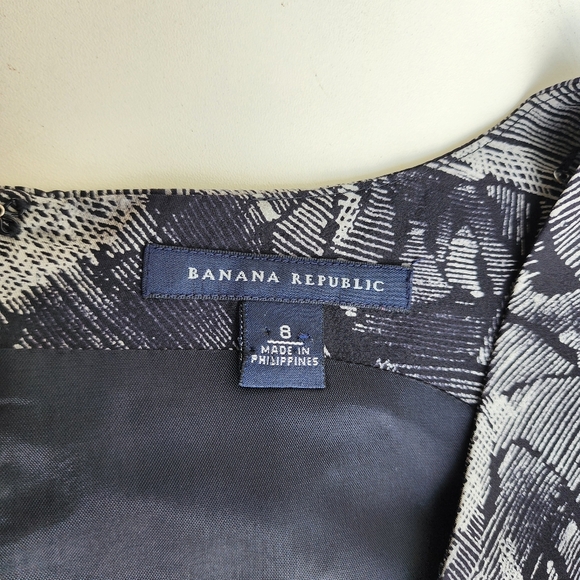 Banana Republic Silk Wool Pleated Sheath Dress Black Gray Floral Womens Size 8 - Picture 2 of 15